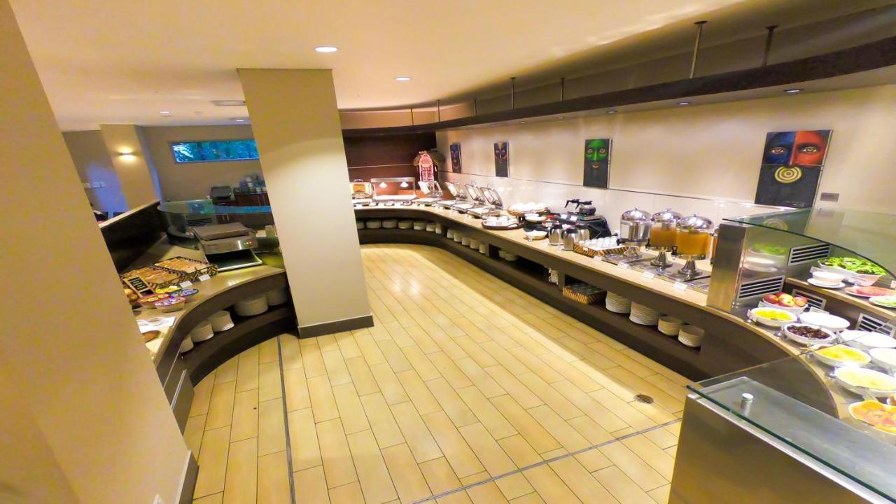 Holiday Inn & Suites Port Moresby By Ihg Bagian luar foto