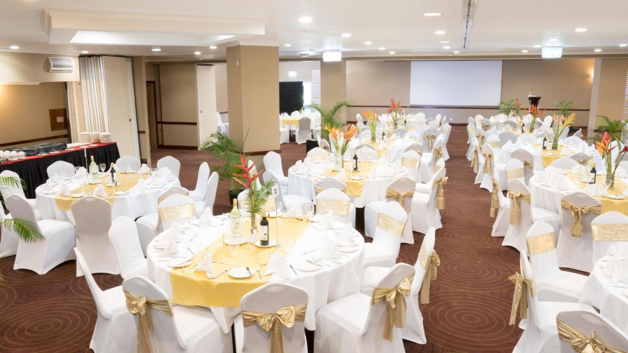 Holiday Inn & Suites Port Moresby By Ihg Bagian luar foto