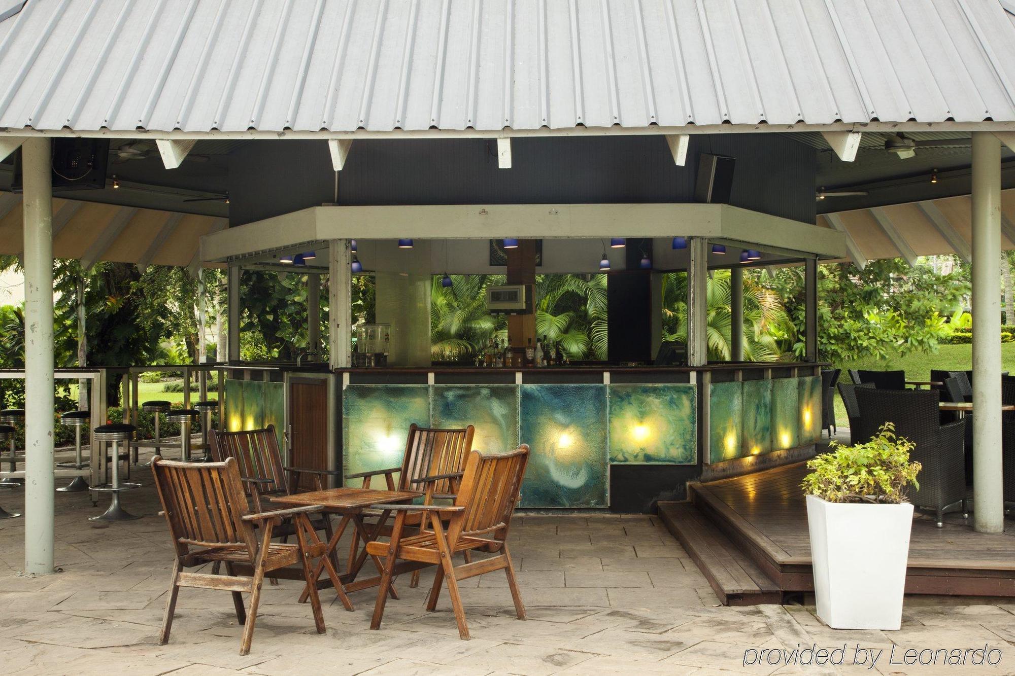 Holiday Inn & Suites Port Moresby By Ihg Bagian luar foto