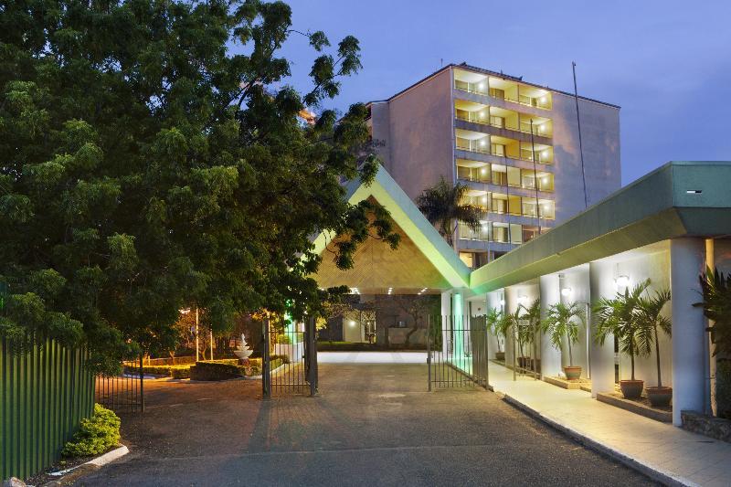 Holiday Inn & Suites Port Moresby By Ihg Bagian luar foto